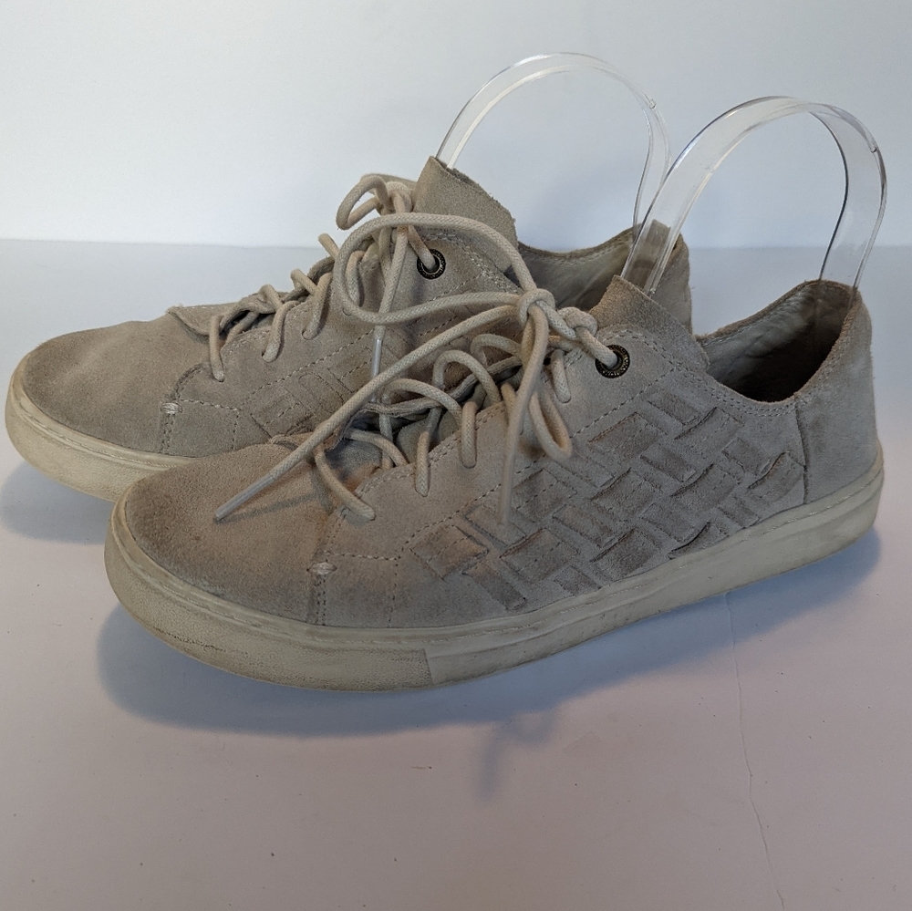 Toms Suede Basket Weave Sneakers.